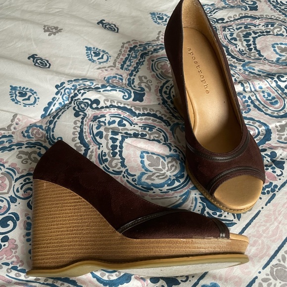 Brown peep toe Apostrophe wedge heels - Picture 3 of 6